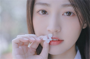 Unique design and elegant frame