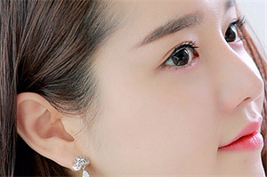 在上海爱情中实现个人成长的故事